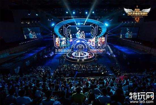 展示了他 展示了他