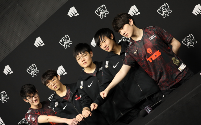 的现实主义 的现实主义